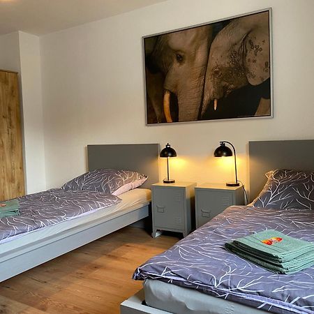 Charlie , Solingen Mitte, Ferien/Messe Wohnung Fuer Bis Zu 5 Personen Екстер'єр фото