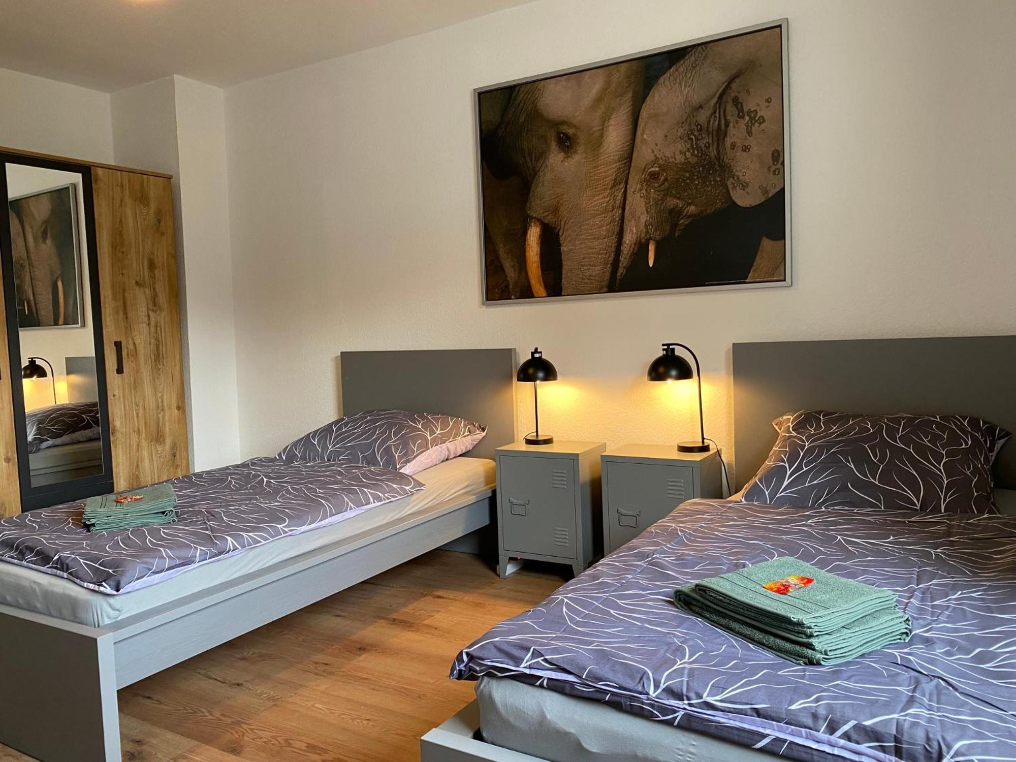 Charlie , Solingen Mitte, Ferien/Messe Wohnung Fuer Bis Zu 5 Personen Екстер'єр фото