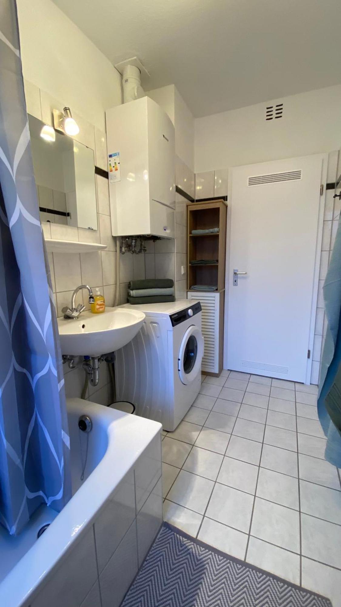 Charlie , Solingen Mitte, Ferien/Messe Wohnung Fuer Bis Zu 5 Personen Екстер'єр фото