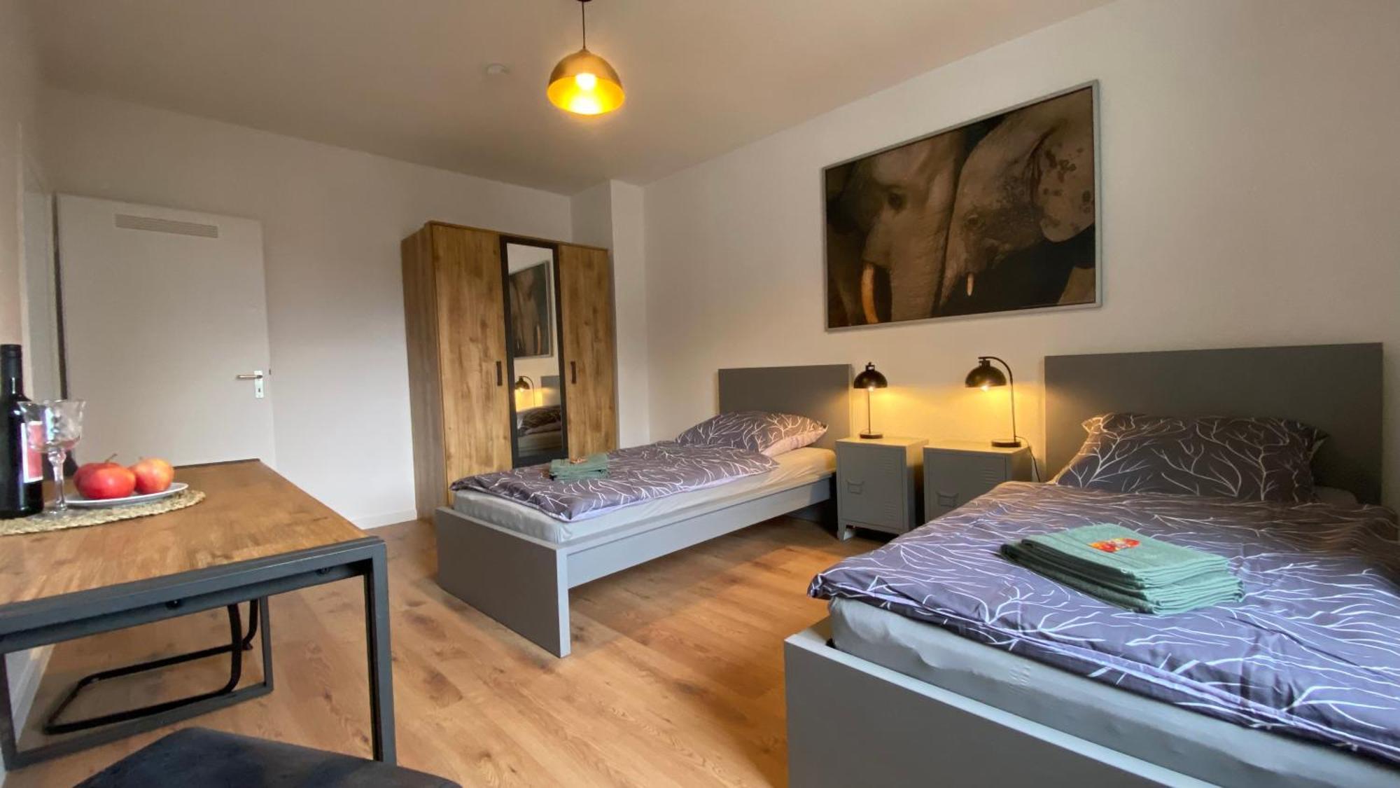 Charlie , Solingen Mitte, Ferien/Messe Wohnung Fuer Bis Zu 5 Personen Екстер'єр фото