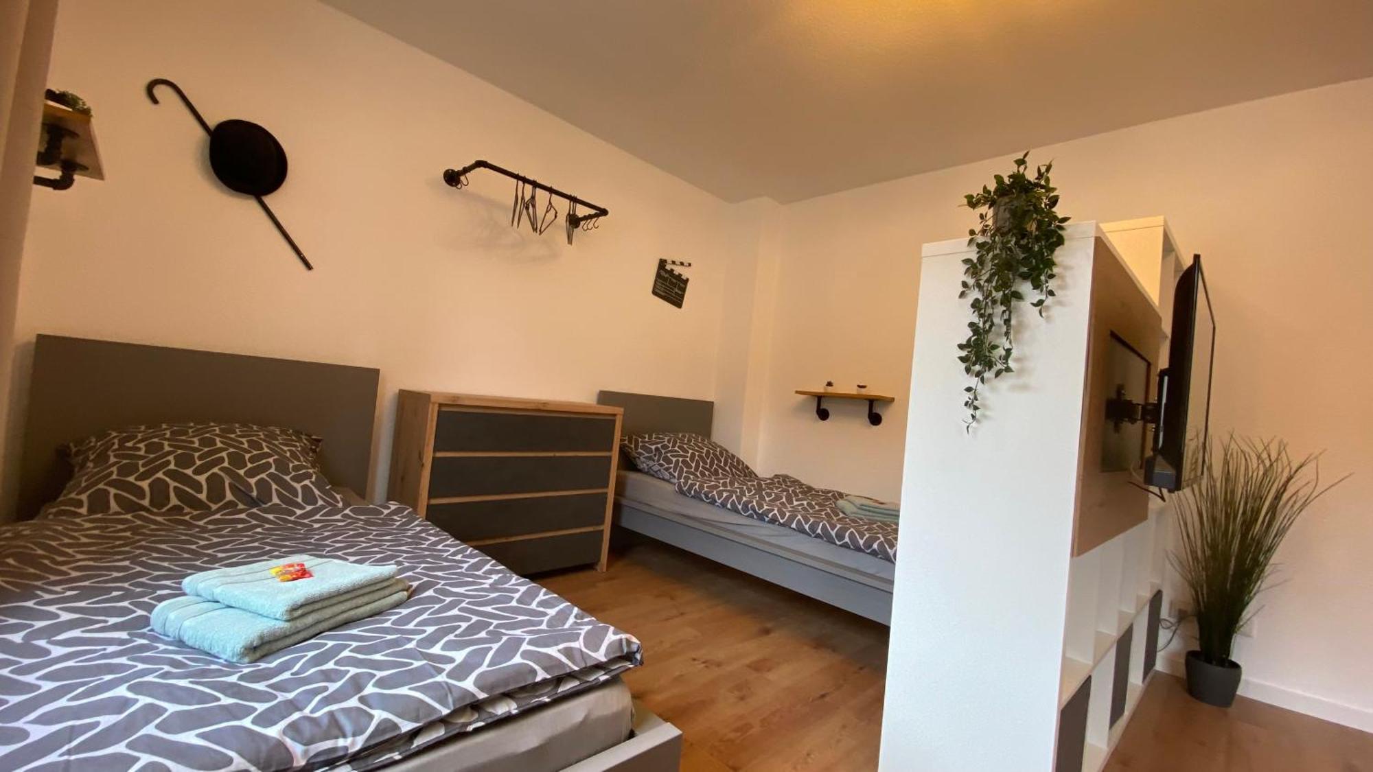 Charlie , Solingen Mitte, Ferien/Messe Wohnung Fuer Bis Zu 5 Personen Екстер'єр фото