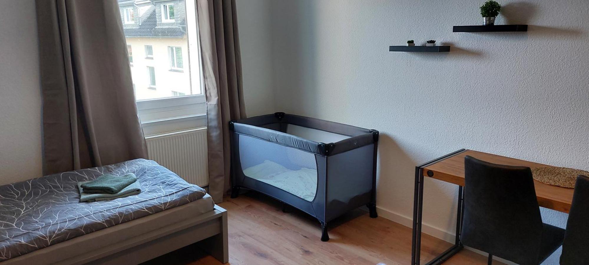 Charlie , Solingen Mitte, Ferien/Messe Wohnung Fuer Bis Zu 5 Personen Екстер'єр фото